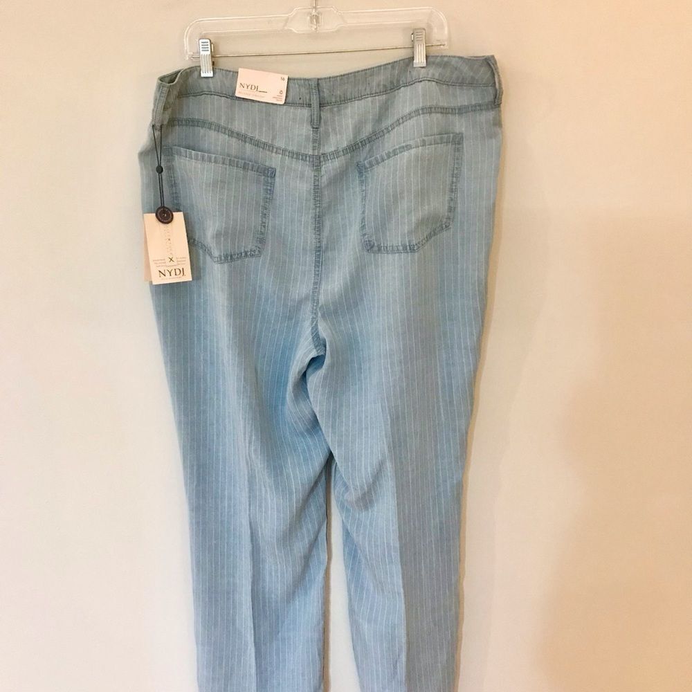 NWT NYDJ Relaxed Fit straight leg high rise jeans Sumstripes - Picture 12 of 12